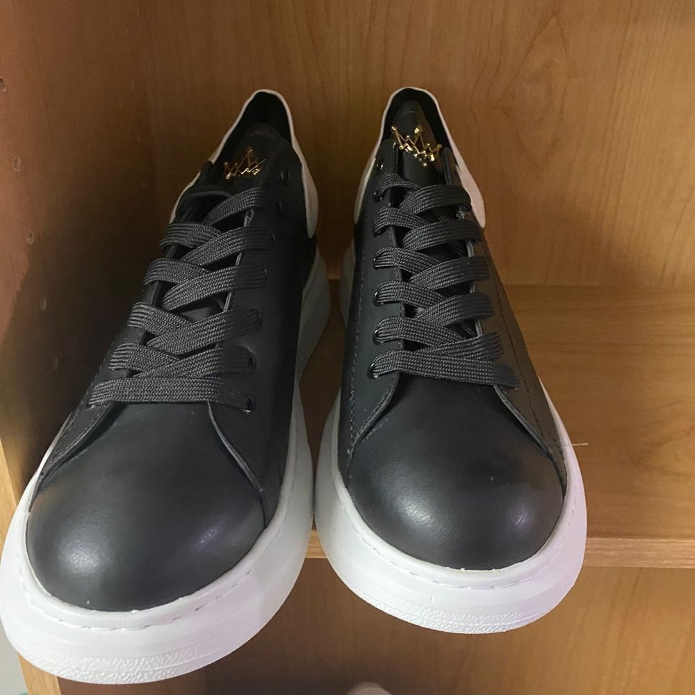 Martin Valen Sneakers New SIZE 45EURO